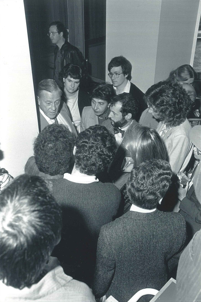 Ben Bradley chats with Harvard Kennedy School students.
